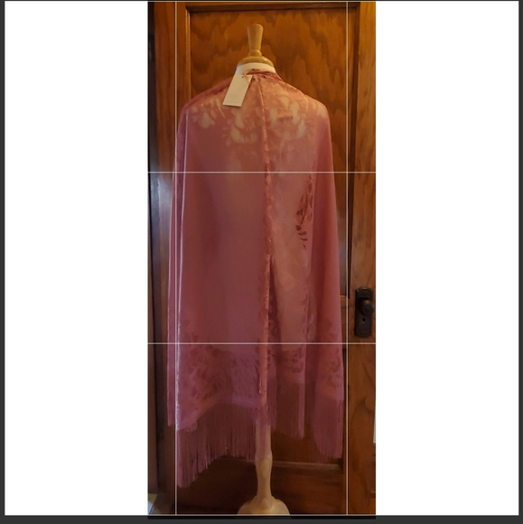 🍂🍁🍂David & Young fringe shawl-layer,year round, accessories, one size, boho. - Picture 3 of 13